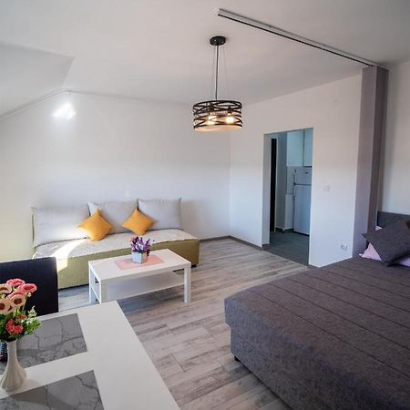 Apartman Sara Apartment Нови Сад Екстериор снимка