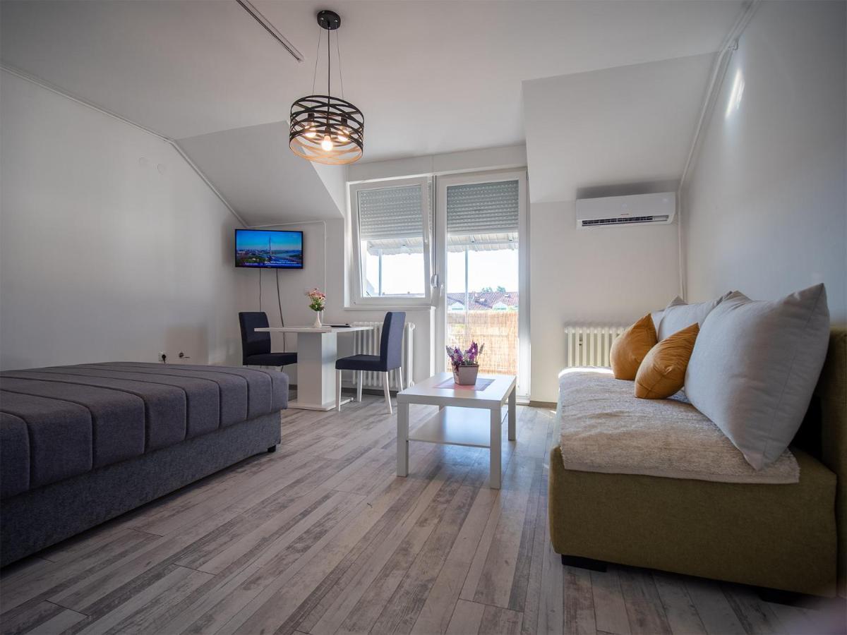 Apartman Sara Apartment Нови Сад Екстериор снимка