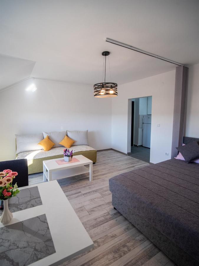 Apartman Sara Apartment Нови Сад Екстериор снимка