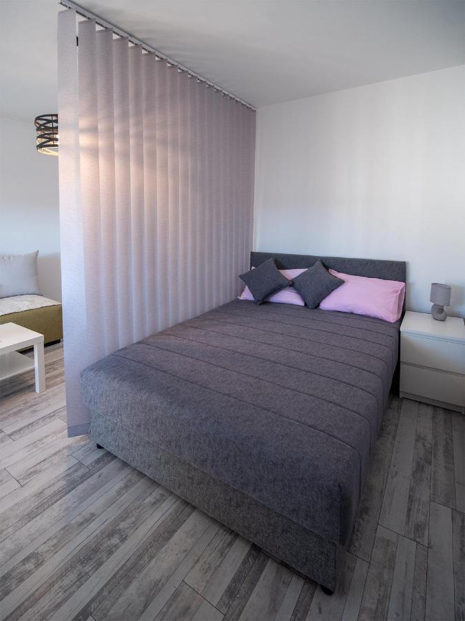 Apartman Sara Apartment Нови Сад Екстериор снимка