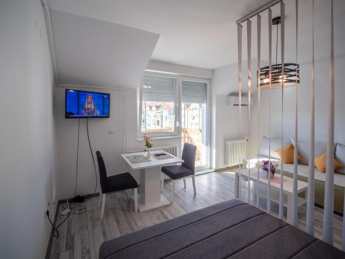Apartman Sara Apartment Нови Сад Екстериор снимка